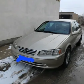 Toyota Camry 2000