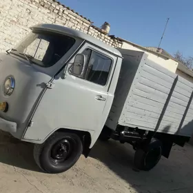 UAZ 452 1981