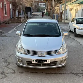 Nissan Versa 2010