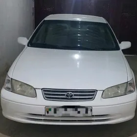 Toyota Camry 2000