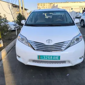 Toyota Sienna 2010