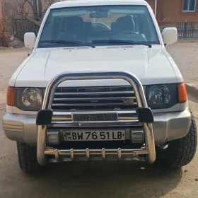 Mitsubishi Pajero 1995