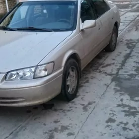 Toyota Camry 2000