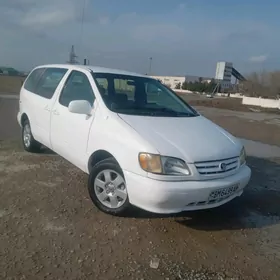 Toyota Sienna 2001