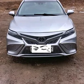 Toyota Camry 2021