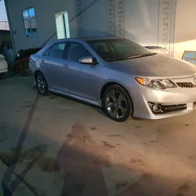 Toyota Camry 2013