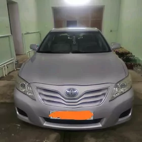 Toyota Camry 2010