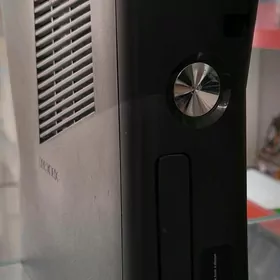 X-BOX 360 S  1TB