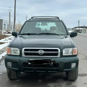 Nissan Pathfinder 2000