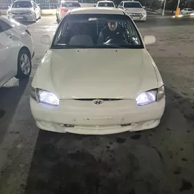 Hyundai Elantra 1999