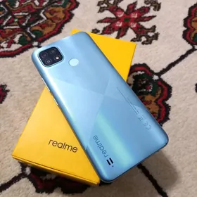 realme C21