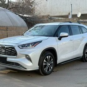 Toyota Highlander 2022