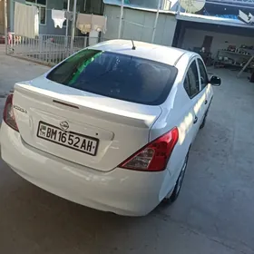 Nissan Versa 2013