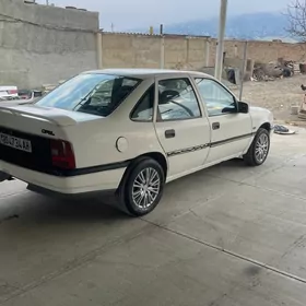 Opel Vectra 1990