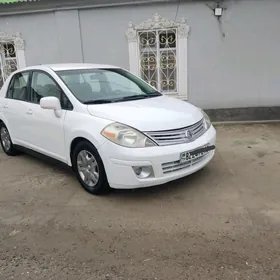 Nissan Versa 2011