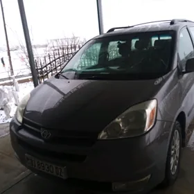 Toyota Sienna 2004