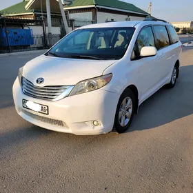 Toyota Sienna 2017