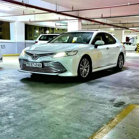 Toyota Camry 2018