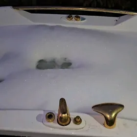 WANNA JAKUZZI!
