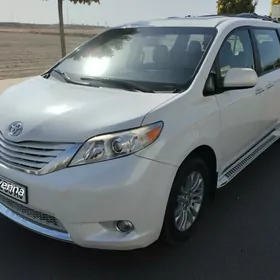 Toyota Sienna 2015