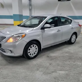 Nissan Versa 2013