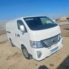 Nissan Urvan 2022