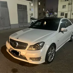 Mercedes-Benz C350 2012