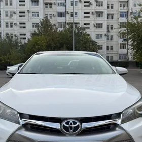 Toyota Camry 2015