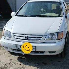 Toyota Sienna 2000