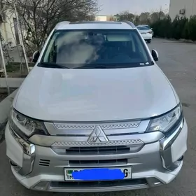 Mitsubishi Outlander 2022