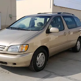 Toyota Sienna 2003