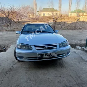 Toyota Camry 2001