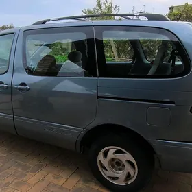 Toyota Sienna 2001