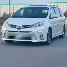 Toyota Sienna 2020