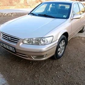 Toyota Camry 2000