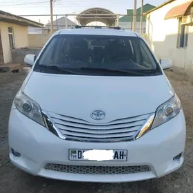 Toyota Sienna 2010