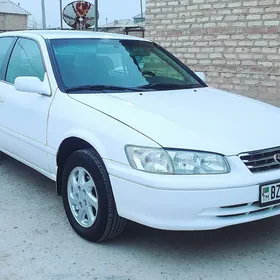 Toyota Camry 2001