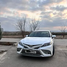 Toyota Camry 2019