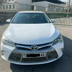 Toyota Camry 2017