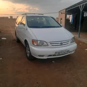 Toyota Sienna 2002