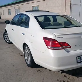 Toyota Avalon 2005