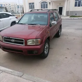 Nissan Pathfinder 2000