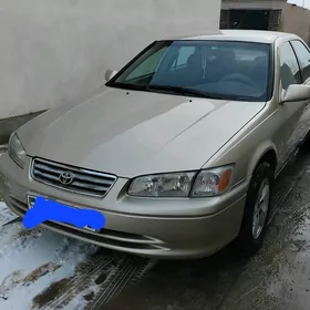 Toyota Camry 2000