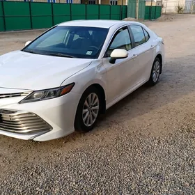 Toyota Camry 2018