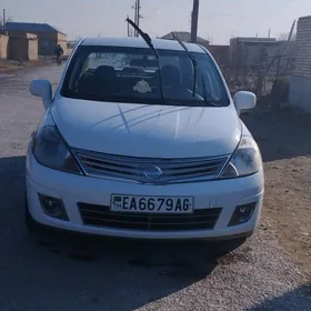 Nissan Versa 2010