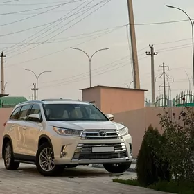 Toyota Highlander 2019