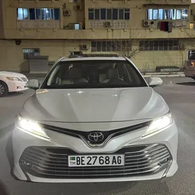 Toyota Camry 2019