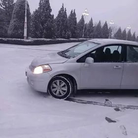 Nissan Versa 2010