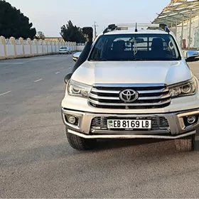 Toyota Hilux 2017