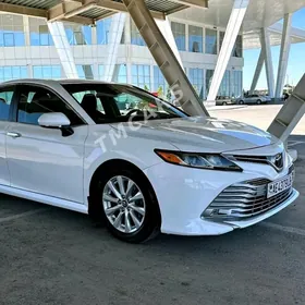 Toyota Camry 2018